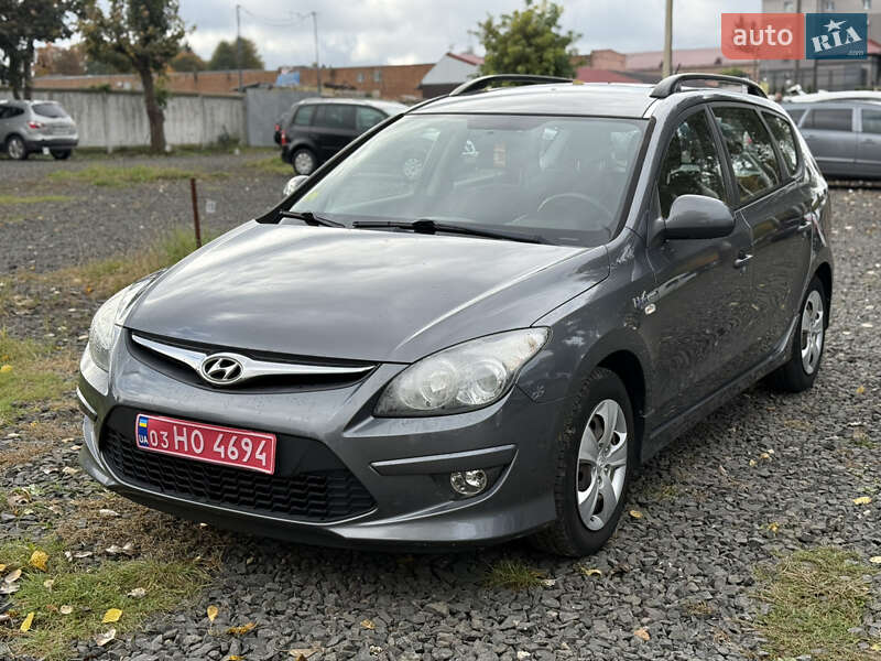 Универсал Hyundai i30 2010 в Луцке