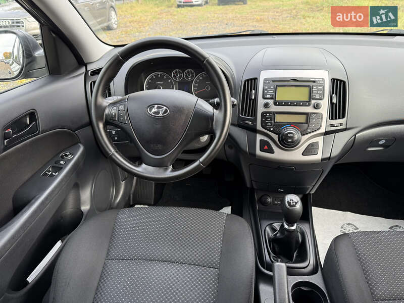 Универсал Hyundai i30 2010 в Луцке