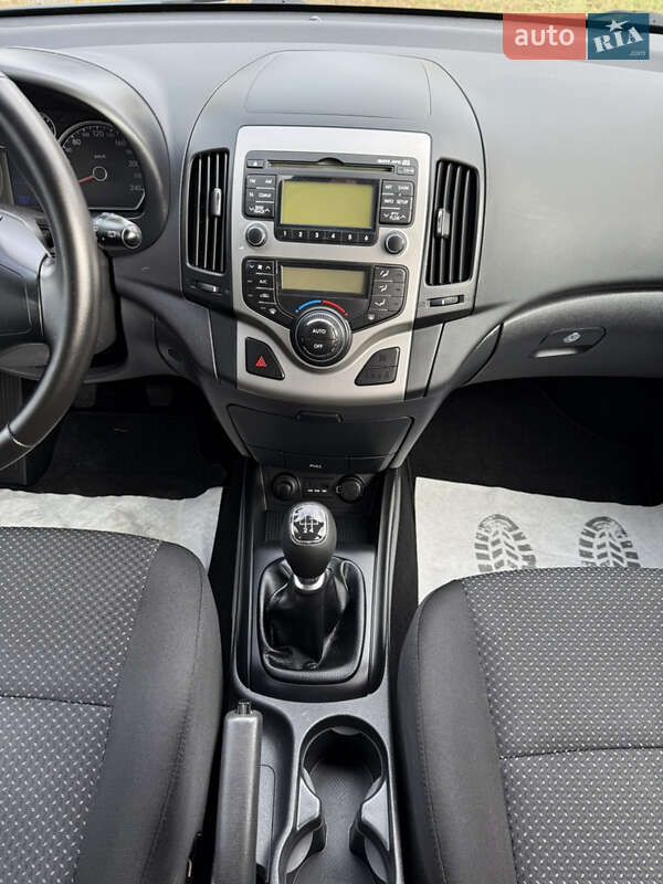 Универсал Hyundai i30 2010 в Луцке