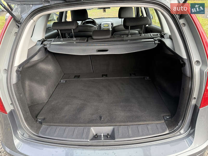 Универсал Hyundai i30 2010 в Луцке