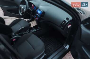 Хетчбек Hyundai i30 2009 в 