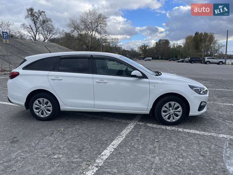 Универсал Hyundai i30 2020 в Киеве