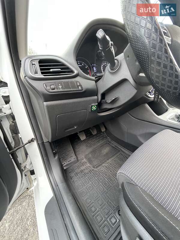 Универсал Hyundai i30 2020 в Киеве