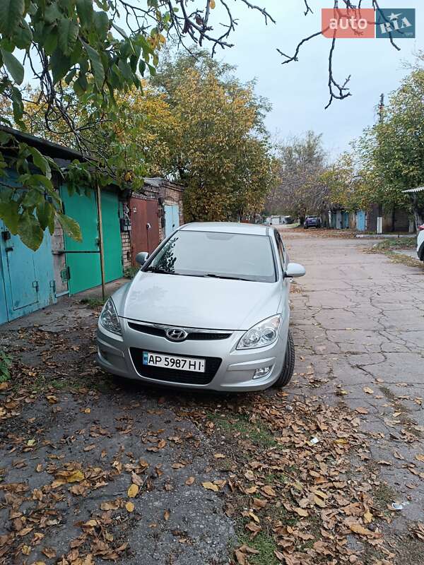 Хэтчбек Hyundai i30 2008 в 