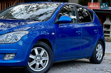 Хэтчбек Hyundai i30 2008 в 