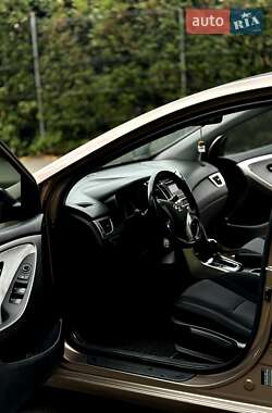 Хетчбек Hyundai i30 2012 в 