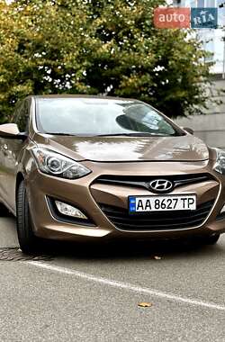 Хетчбек Hyundai i30 2012 в 