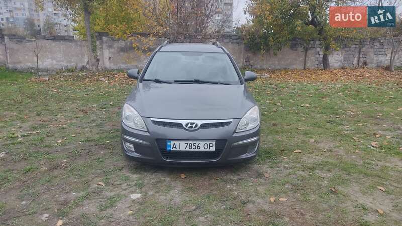 Универсал Hyundai i30 2008 в Смеле