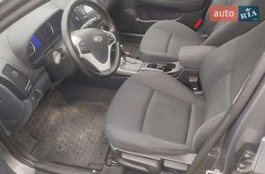 Универсал Hyundai i30 2008 в Смеле