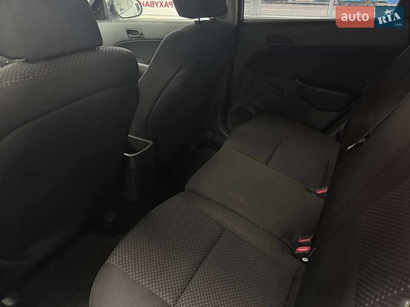 Хэтчбек Hyundai i30 2009 в Киеве фото 22 Хэтчбек Hyundai i30 2009 в Киеве