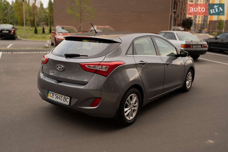 Хэтчбек Hyundai i30 2013 в Чернигове