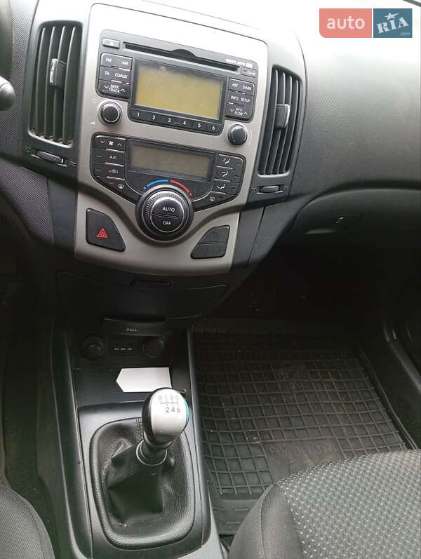 Универсал Hyundai i30 2010 в Житомире