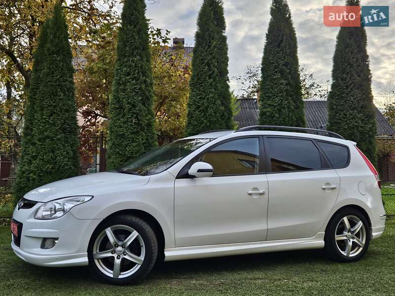 Универсал Hyundai i30 2009 в Бориславе