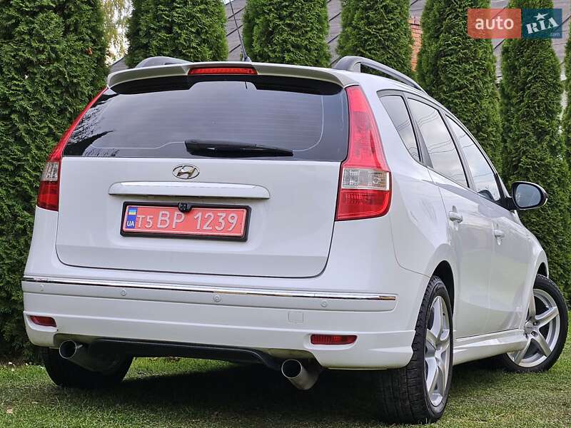 Универсал Hyundai i30 2009 в Бориславе