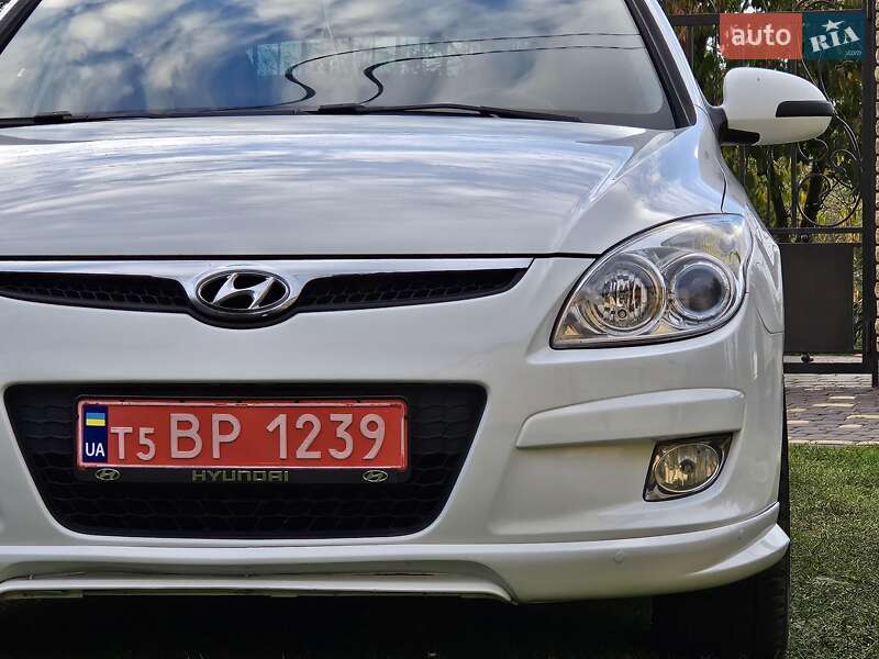 Универсал Hyundai i30 2009 в Бориславе