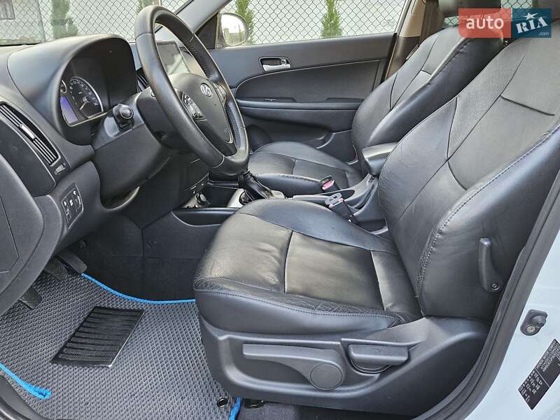 Универсал Hyundai i30 2009 в Бориславе