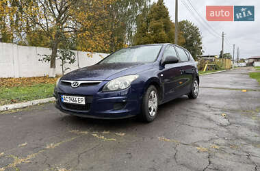 Хэтчбек Hyundai i30 2010 в Дубно