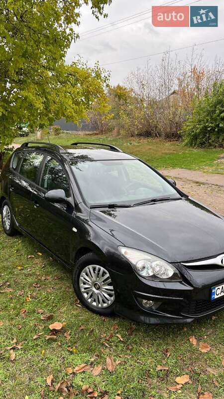 Універсал Hyundai i30 2010 в Смілі
