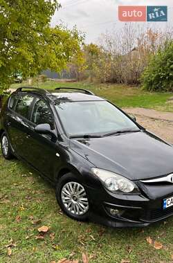 Универсал Hyundai i30 2010 в 