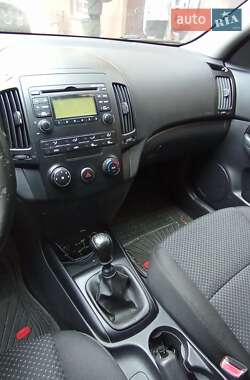 Универсал Hyundai i30 2010 в 