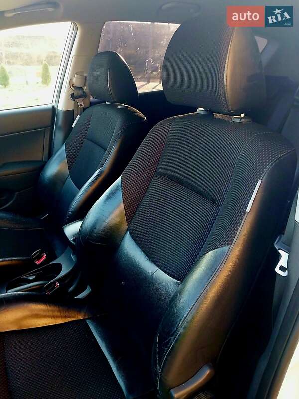 Универсал Hyundai i30 2010 в Заболотове