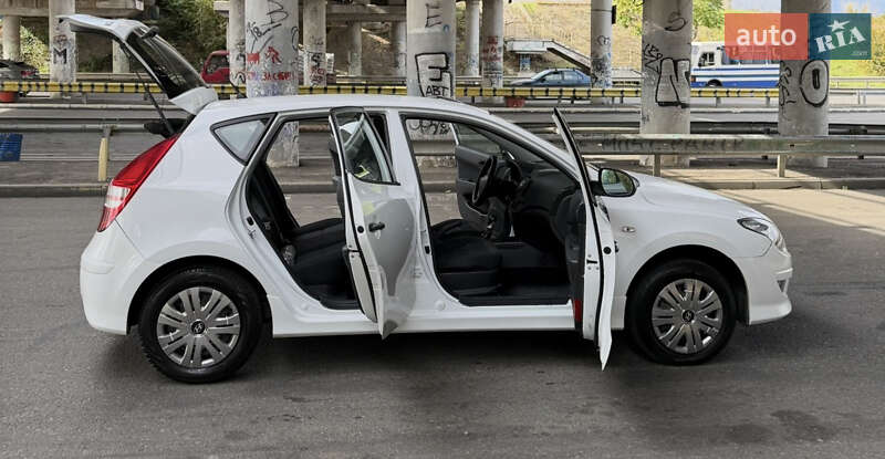 Хетчбек Hyundai i30 2010 в Одесі