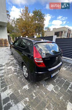 Хэтчбек Hyundai i30 2011 в Львове