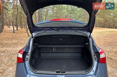 Хэтчбек Hyundai i30 2013 в 
