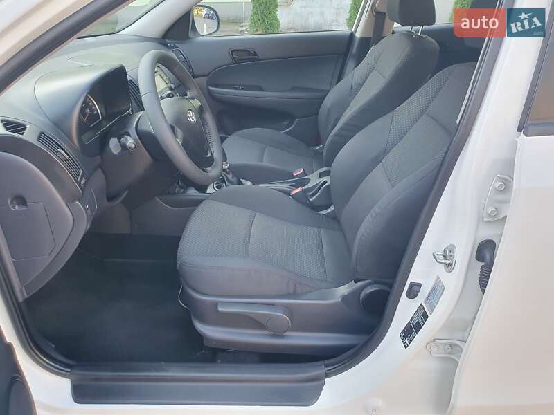 Хетчбек Hyundai i30 2011 в Рівному фото 13 Хетчбек Hyundai i30 2011 в Рівному
