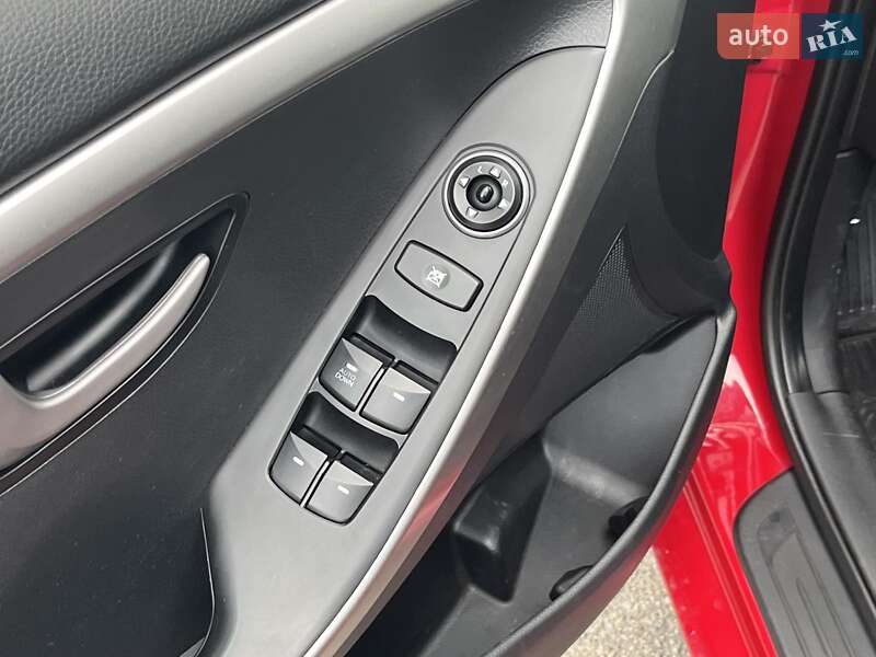 Хэтчбек Hyundai i30 2013 в Киеве фото 13 Хэтчбек Hyundai i30 2013 в Киеве