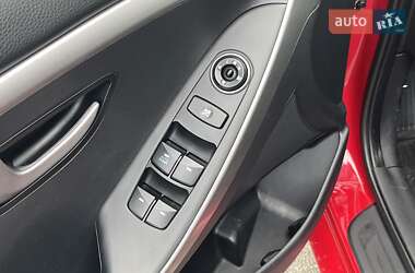 Хэтчбек Hyundai i30 2013 в 