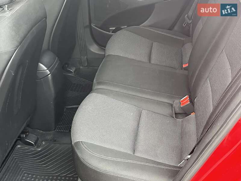 Хэтчбек Hyundai i30 2013 в Киеве фото 18 Хэтчбек Hyundai i30 2013 в Киеве