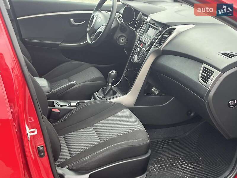 Хэтчбек Hyundai i30 2013 в Киеве фото 23 Хэтчбек Hyundai i30 2013 в Киеве