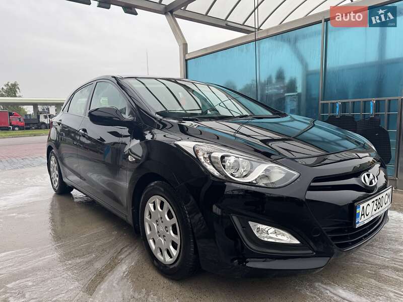 Хэтчбек Hyundai i30 2014 в Луцке