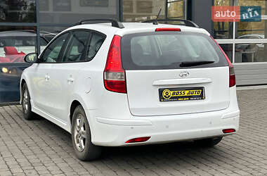 Хэтчбек Hyundai i30 2010 в 