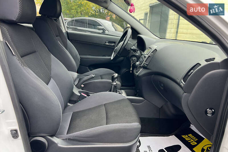 Хетчбек Hyundai i30 2010 в Івано-Франківську