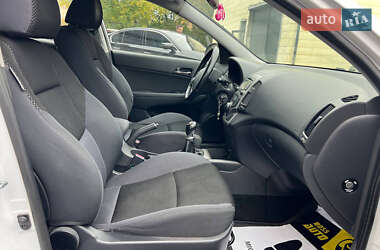 Хэтчбек Hyundai i30 2010 в 