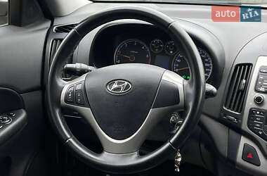 Хэтчбек Hyundai i30 2010 в 