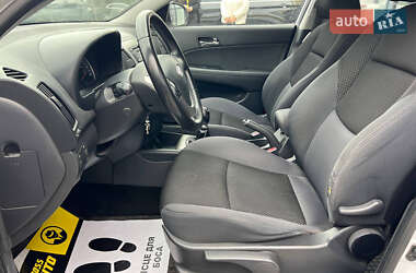 Хэтчбек Hyundai i30 2010 в 