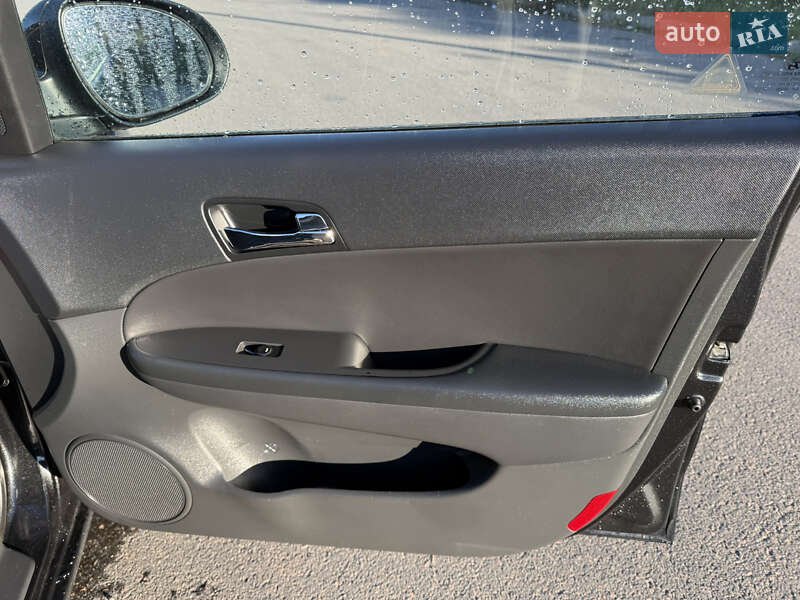 Универсал Hyundai i30 2008 в Луцке фото 19 Универсал Hyundai i30 2008 в Луцке