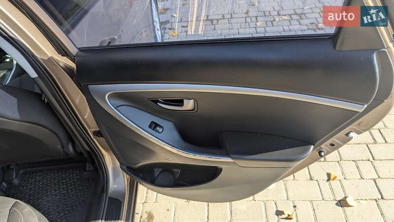 Хетчбек Hyundai i30 2013 в Чернівцях