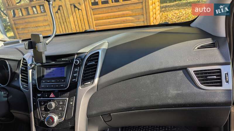 Хетчбек Hyundai i30 2013 в Чернівцях