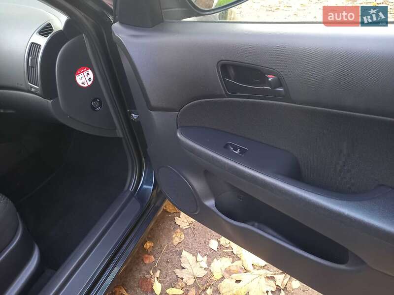 Універсал Hyundai i30 2009 в Черкасах фото 20 Універсал Hyundai i30 2009 в Черкасах