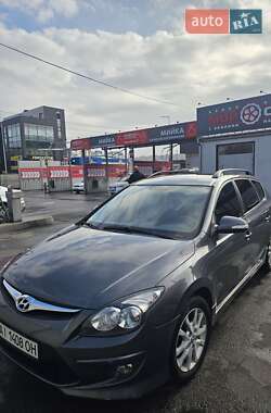Універсал Hyundai i30 2010 в  фото 2 Універсал Hyundai i30 2010 в