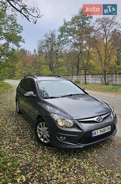 Універсал Hyundai i30 2010 в  фото 24 Універсал Hyundai i30 2010 в