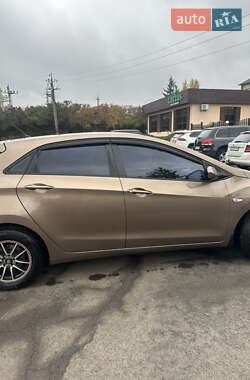 Хетчбек Hyundai i30 2012 в  фото 10 Хетчбек Hyundai i30 2012 в