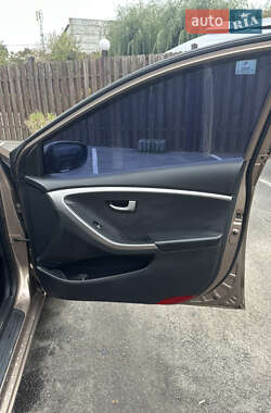 Хетчбек Hyundai i30 2012 в  фото 19 Хетчбек Hyundai i30 2012 в