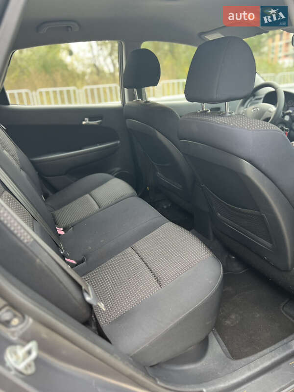 Хетчбек Hyundai i30 2008 в Житомирі фото 26 Хетчбек Hyundai i30 2008 в Житомирі