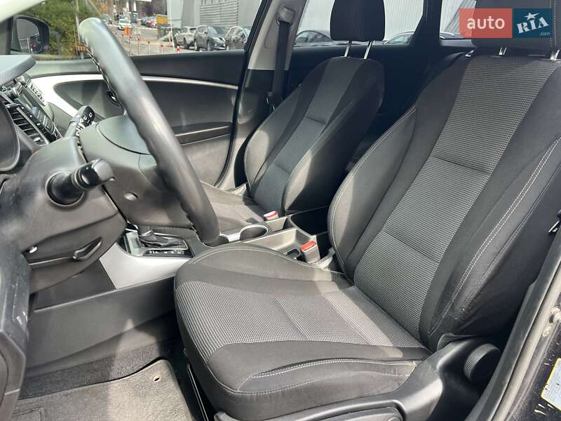 Універсал Hyundai i30 2014 в Києві фото 20 Універсал Hyundai i30 2014 в Києві