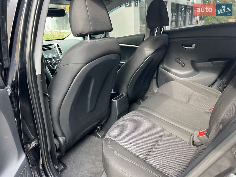 Універсал Hyundai i30 2014 в Києві фото 26 Універсал Hyundai i30 2014 в Києві